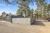 Clever Cabins - 2 Adjacent Homes w/Fully Fenced Yards, AC, W/D, Smart TVs, WiFi - อ่างจากุชชี่