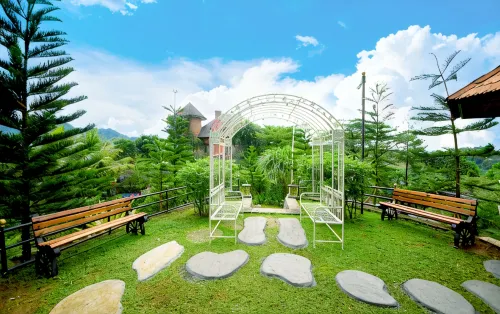 Edensor Hills Villa, Resort & Café Sharia