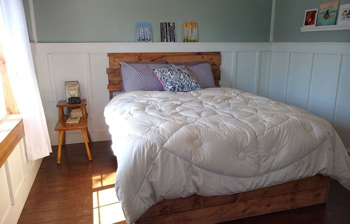 Charming and Secluded North Shore Cabin and Sauna  two miles from Grand Marais!