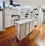 Spacious 5-bedroom house with AC and WiFi near downtown Littleton. - Wifi