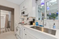Wlk2dtown, Kng bds, WrkSpace, WiFi, FPit, Dogs - 3-Star