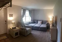 Updated Main St Condo in downtown Ludlow! - WiFi