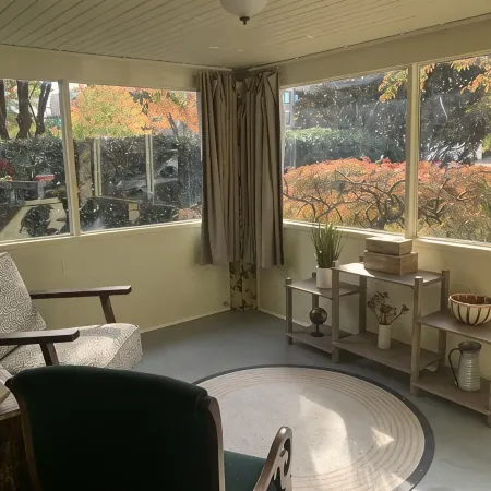 Cozy Cottage on Canton Street just steps away from nightlife, shopping and parks