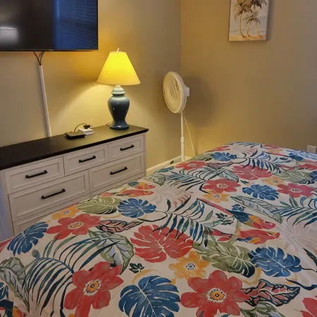 2103 Palms, 2-Bedroom Condo, Great Fall Weekends Are Still Available
