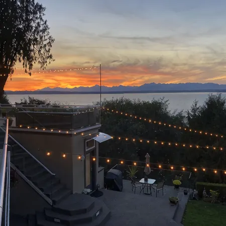 Spacious Romantic Salish Sea View Suite on Luxury Seattle Estate