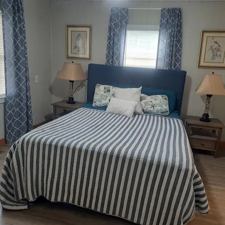 Bella Vista - Waterfront Getaway, Kayaks, fishing & Close to Topsail Beaches!