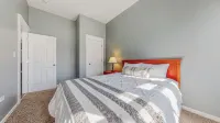 Spread out - Renovated 5BR+Loft, Sleeps 12+