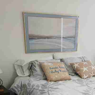 Indian Rocks Beach Waterfront 3/Bd Home w/ Pool,2 Blocks to Beach. Pet Friendly. Rooms