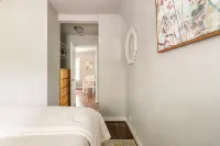 CAPITOL HILL LARGE 1 BED SUITE Hotéis em capitol hill