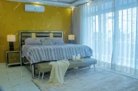 Charming 3-bedroom house with AC, WiFi in delightful Bocachica Hotels in 