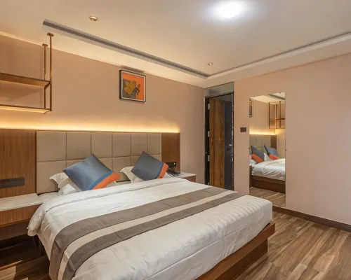 Serenity Suites Отели рядом с достопримечательностью «Сад Thread»
