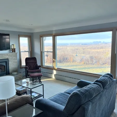 Quiet and convenient home with a view