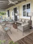 Charming Nevis Cottage with pool and ocean view on grounds of Hermitage Inn - Хоумстей