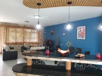 Flic En Flac: Luxury apartment with sea view/pool/ free wifi/ duly licensed - 2-Star