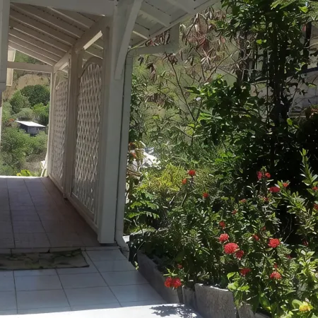 Charming, Quiet F3 in Petite Anse - Beach 300 m Away