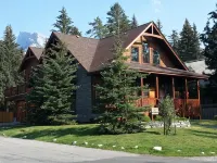 The Cedar - Downtown, walking distance to all the shops and restaurants! - 4-Star