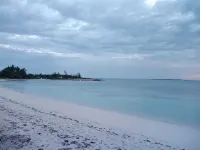 960 Sq. ft  Beach  Front Villa located in Steventon, Exuma,  Bahamas . - Villas