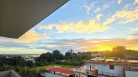 EpicView Casita - King Bed & Queen Bed - AC - High Speed WiFi - 65" Smart TV - Wi-Fi