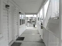MadieraC2 Waterfront & 2-3 minutes' Walk to the Beach - 3-نجوم