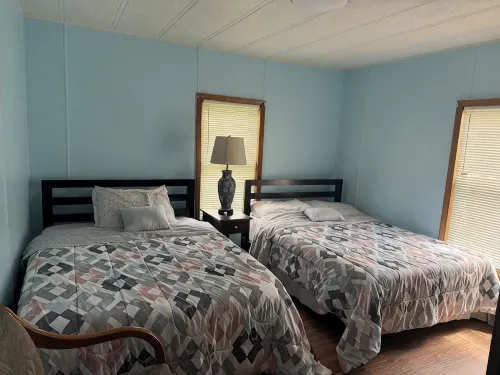 3 bedroom lakefront vacation home - Wifi