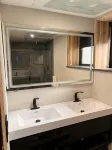 Private Studio Apartment 2 Blocks from all arenas! Event Parking Included - ห้องครัว