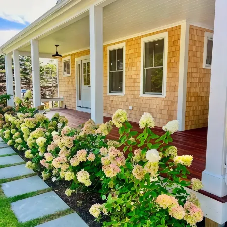 Charming 3-bedroom w/loft.New Construction home with AC,WiFi. Short walk to town