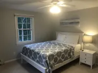 Pool, Large 4+ Bedroom, Lots of Room with Private Yard - balcony