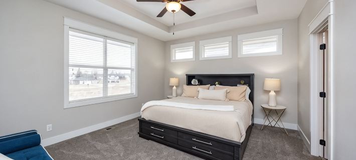 Spacious and clean 4-bedroom townhome in Urbandale with fitness room, WiFi Hotels in Urbandale