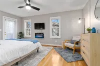 Modern Wintergreen Cabin with Hot Tub, Sauna - balcony