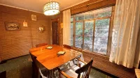 Vintage Vibes! Mid century style with modern comfort. - 4성급