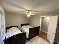 Luxury Multi Floor Single Family with Roof Deck & Hot Tub 4/5 Bedrooms 3.5 Baths - balcony