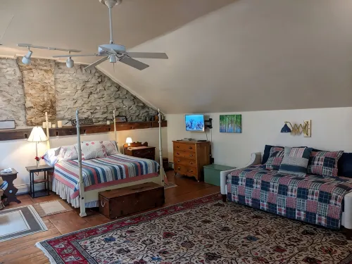 Charming historic cottage on scenic road to Mt. Greylock - Country Houses