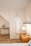 Private Studio with Kitchenette. Keyless Entry, Parking. Great for Extended Stay - 4-Star