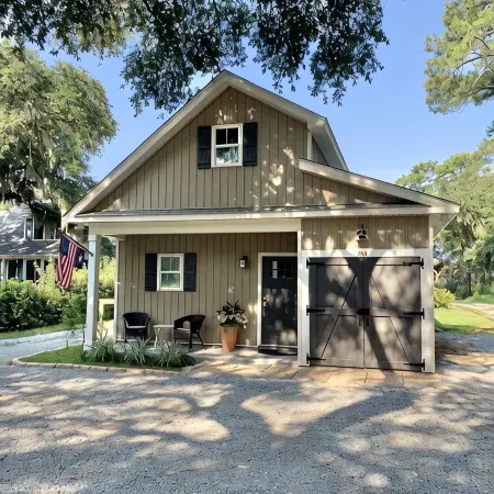 Sweet Cottage, Best Location, Close to Everything, River View