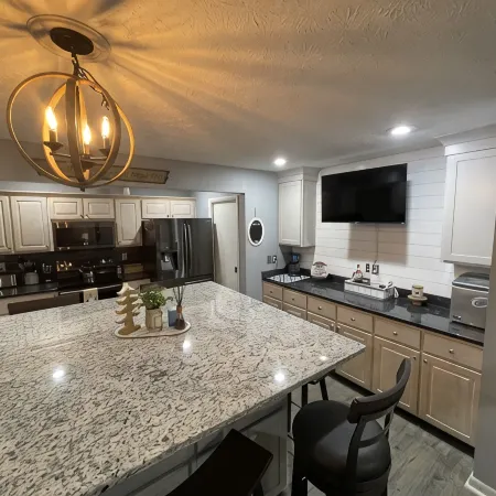 Bird House on 7th FairwayUpdated Lake Cumberland Condo - Woodson Bend Resort
