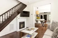 Renovated Townhouse Walk to All - 3-Star