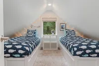 ☀️Historic and Charming Beach Cottage.Beautifully Renovated! Easy walk to beach - Alppimaja