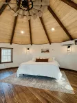 The Grainery is a cozy farm stay, nestled in the Ozark hills - Chalets