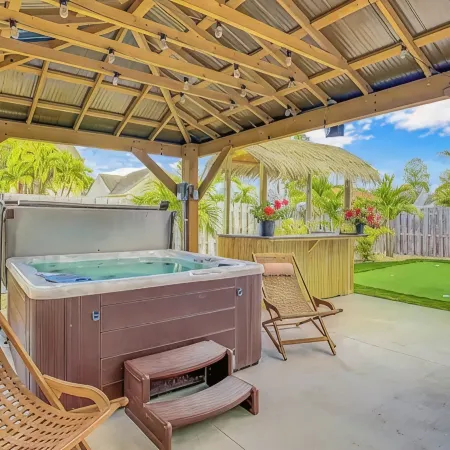 Seabreeze garden oasis, jacuzzi, golf, mins ->beaches