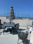 Oceanside beach retreat 3 min walk to beach Rooftop views - 3 Sao