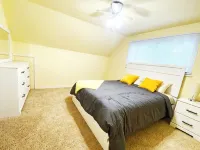 Cozy home in St. Joseph, MO that is centrally located to hospital & university! - Wifi