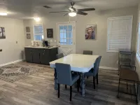 Quiet Neighborhood with a Beautiful Lake View. - 3-Star