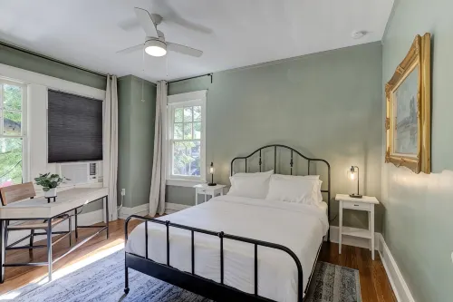 Modern and Stately Upper 2-bed in Historic Midtown - Apartments