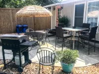 Cute Bungalow, Hot tub, game room,fenced yard - balcon