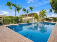 Gladstone CBD Motel - parking