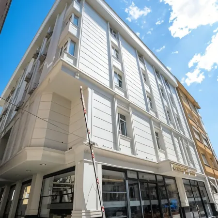 Business Life Hotel BAKIRKÖY Отели рядом с достопримечательностью «Пристань для яхт Атакой»