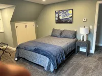 The Dollhouse is conveniently located. Mystic, Beaches, parks, casinos, shopping - Wifi