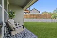 New! Cozy Luxe Rockwall Retreat Minutes to Lakes, Downtown & Shops! - Homestays