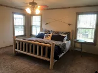 Relax, Fish, Visit Historic Jefferson & Caddo Lake - Hytter