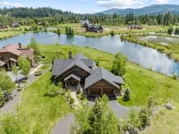 The Chalet @ BHOTR-Luxurious mtn getaway w/hot tub on back patio - Chalets